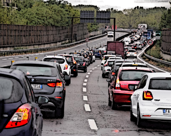Traffico in tangenziale a Pavia