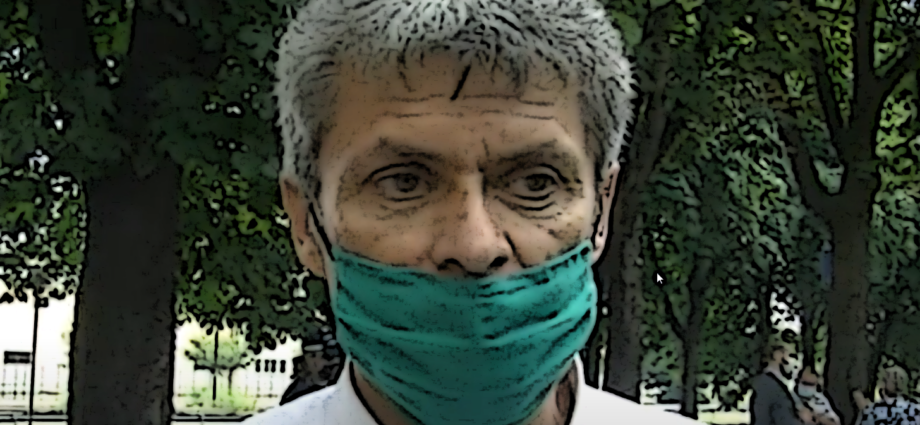 Fracassi non sa neanche mettersi la mascherina