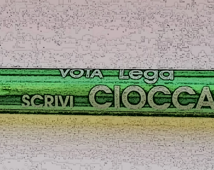 Gadget penna verde "Vota Lega scrivi Ciocca"
